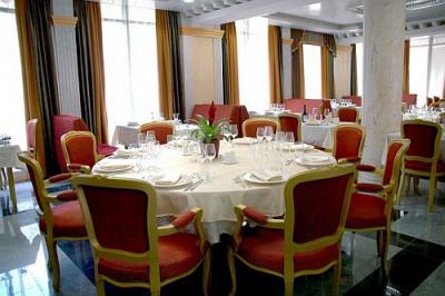 Elegantes Restaurant in Budapest - Restaurant im Business Hotel Actor - Actor Business Hotel**** Budapest - neues Business-Hotel in Budapest