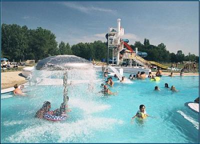 Strand in Papa in der Nähe von Hotel Arany Griff mit Sonderpreisen - ✔️ Hotel Arany Griff Papa - Dreisternehotel mit günstigen Preisen in Papa in der Nähe von Schlossgartenbad 