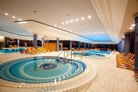 Schwimmbad von Hotel Spa Greenfield, Bükfürdö, Ungarn, in der Nähe der österreichischen Grenze