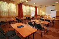 Konferenz- und Veranstaltungszimmer in Hotel Eben in Zuglo mit gutem Parken und Verkehrsmittelmöglichkeiten