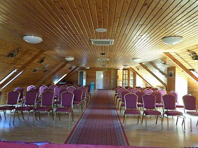 Fûzfa Hotel und Erholungspark Poroszló – Konferenzsaal und Veranstaltungsraum für 100 Personen in Poroszló - ✔️ Fűzfa Pihenőpark Poroszló - Fûzfa befindet sich in Poroszló