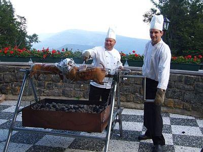 Wochenende in Galyateto im Grand Hotel Galya**** - Grillterrasse - ✔️ GrandHotel Galya**** Galyatető - Vergünstigtes Wellnesshotel Galyateto im Matra