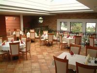 Restaurant Pipacs in Vecse - Airport Hotel Stacios Restaurant mit ungarischen und internationalen Spezialitäten