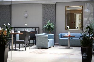 Lobby des The Three Corners Hotels Bristol Budapest - 4-Sterne-Hotel in der Nähe des Ostbahnhofes - ✔️ Hotel Bristol Budapest - 4 Sterne Zentrum Hotel in Budapest