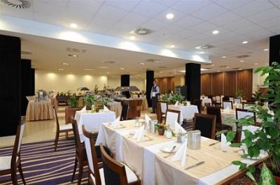 Hunguest Hotel Forras - Szeged - Restaurant im Hotel Forras Szeged - ✔️ Hunguest Hotel Forras**** Szeged - Wellnesshotel am Ufer der Theiss in Szeged