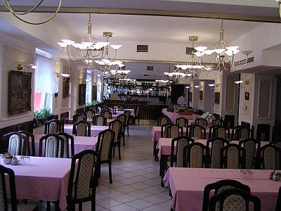 Hotel Polus Budapest - Restaurant - 300 m von der Autobahn M3 - Hotel Polus Budapest*** - Billige 3 Sterne Hotel in Budapest