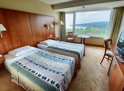 Discount Hotelzimmer am Plattensee mit Halbpension - Hotel Bál Resort**** Balatonalmádi - Wellness Hotel am Plattensee