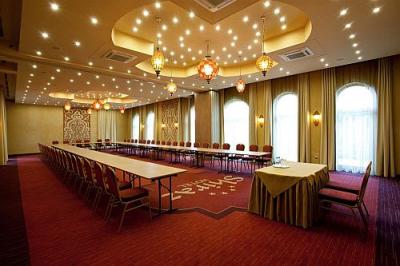 Konferenzsaal i Egerszalok - Afrika ist hier in Ungern - Shiraz Hotel - Hotel Shiraz**** Egerszalok - Wellnesshotel und Konferenzhotel Shiraz Egerszalok, Ungarn