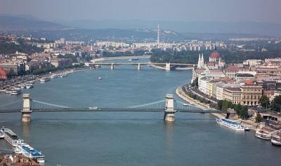 Panorama-Aussicht auf Budapest mit der Kettenbrücke - Novotel Hotel am Ufer der Donau - Hotel Novotel Budapest Danube**** - Hotel Novotel Danube Budapest