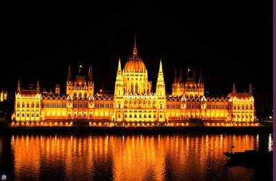 Das Gebäude von Parlament in Budapest - Zimmer mit Aussicht auf dem Parlament in Novotel Budapest Danube  - Hotel Novotel Budapest Danube**** - Hotel Novotel Danube Budapest