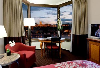 Budapest Stadtzentrum - Hotel Sofitel Kettenbrücke - Luxuszimmer mit Panorama auf die Burg - Hotel Sofitel Budapest Chain Bridge***** - Budapest Hotel Sofitel Kettenbrücke